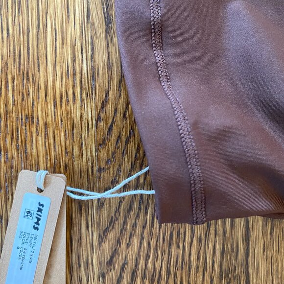 NWT Skims Recycled Swim Tee Medium T-shirt Stretch Nylon Bikini Top Dark Brown - Picture 2 of 3